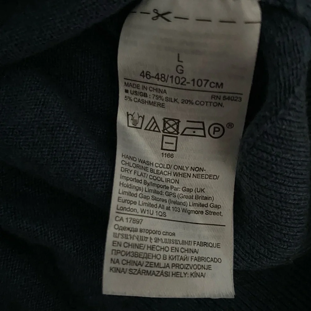 Banana Republic Luxury Blend Men's Slate V-Neck Sweater